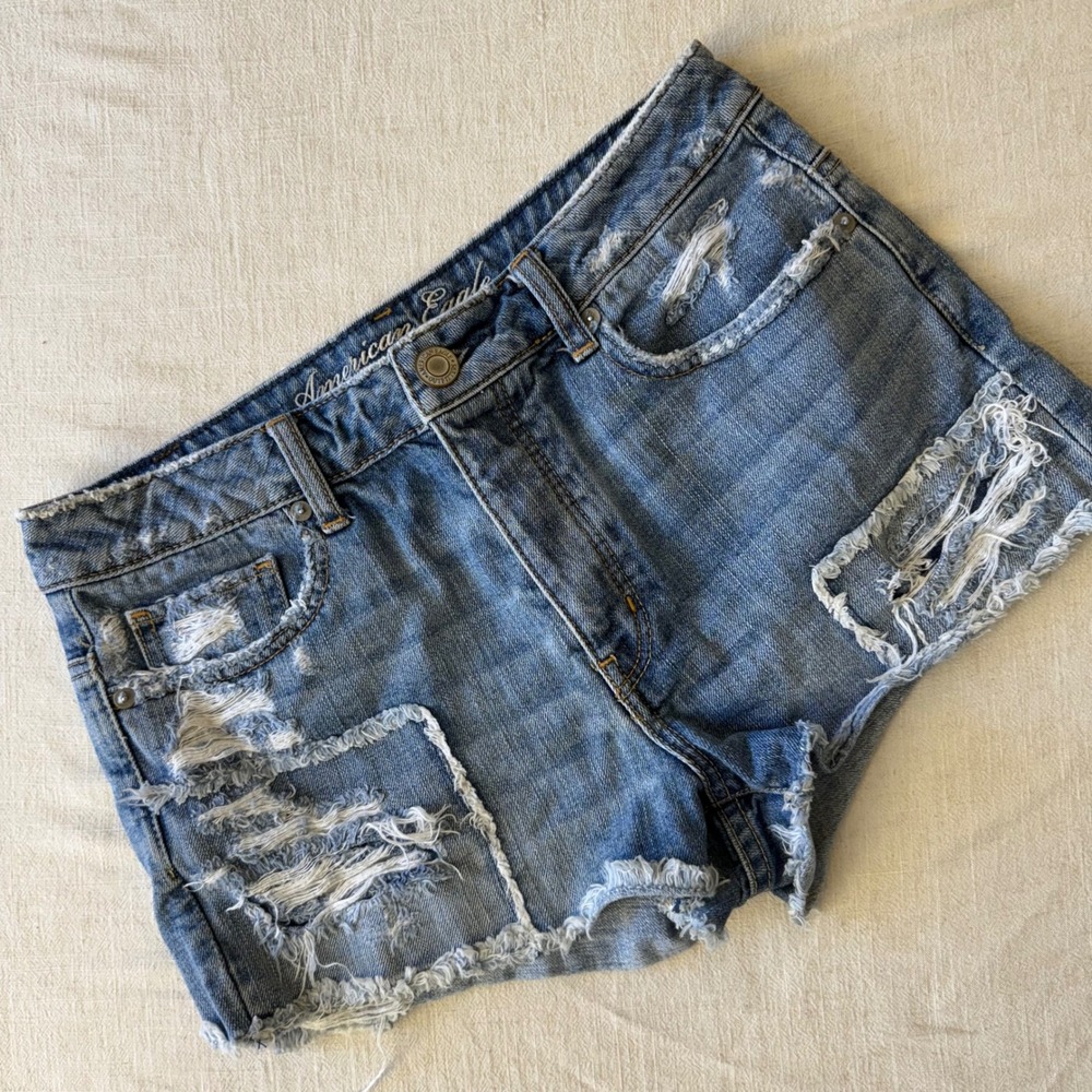 American Eagle Distressed Denim Shorts‎ Womens 6 Blue High Rise Cut Offs
